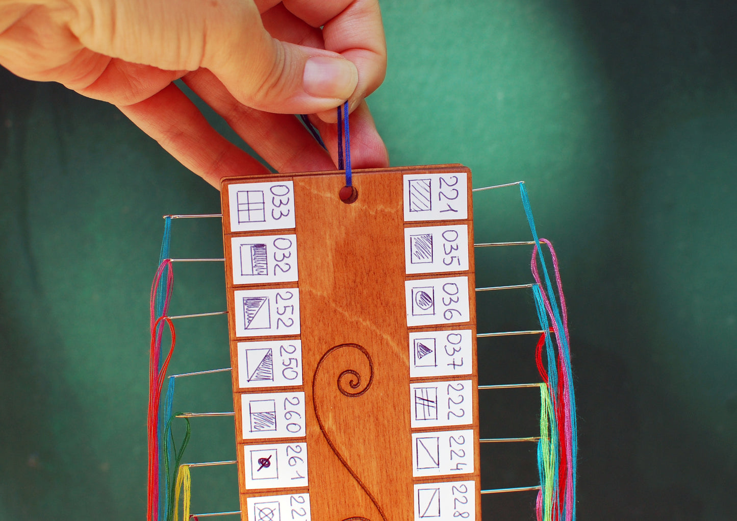 クロスステッチ刺繍ツール Kreuzstich-Stickerei vyšívání křížkovým stehem broderie au point de croix κέντημα με σταυροβελονιά ricamo a punto croce 크로스 스티치 자수 krustdūrienu izšūšana siuvinėjimas kryželiu bordado em ponto cruz bordado en punto de cruz korsstygnsbroderi çapraz dikiş nakış التطريز عبر غرزة dmc