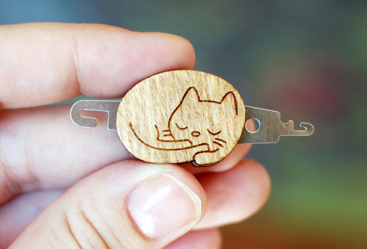 Needle threader for cross stitch embroidery - Cat