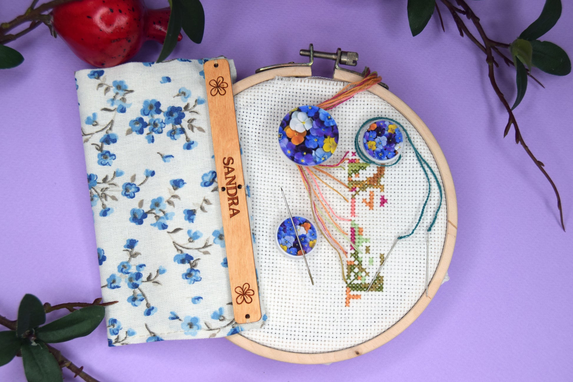 Parking bobbin Grime guard magnetic needle minder Thread hopper by Dariamakes Combo "My stitching"