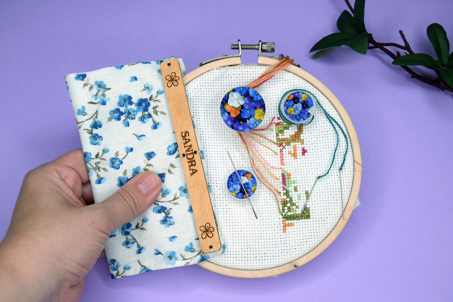 Parking bobbin Grime guard magnetic needle minder Thread hopper by Dariamakes Combo "My stitching"