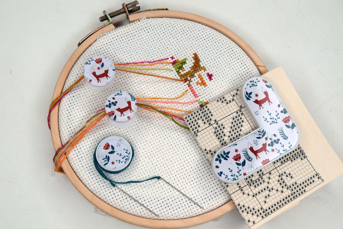 Foxes Accessory set 4 game changers for cross stitch: Pattern marker window - Parking bobbins - Thread hopper Dariamakes
