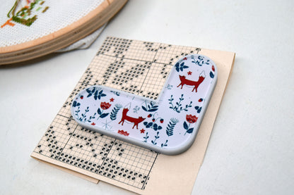 Foxes Accessory set 4 game changers for cross stitch: Pattern marker window - Parking bobbins - Thread hopper Dariamakes
