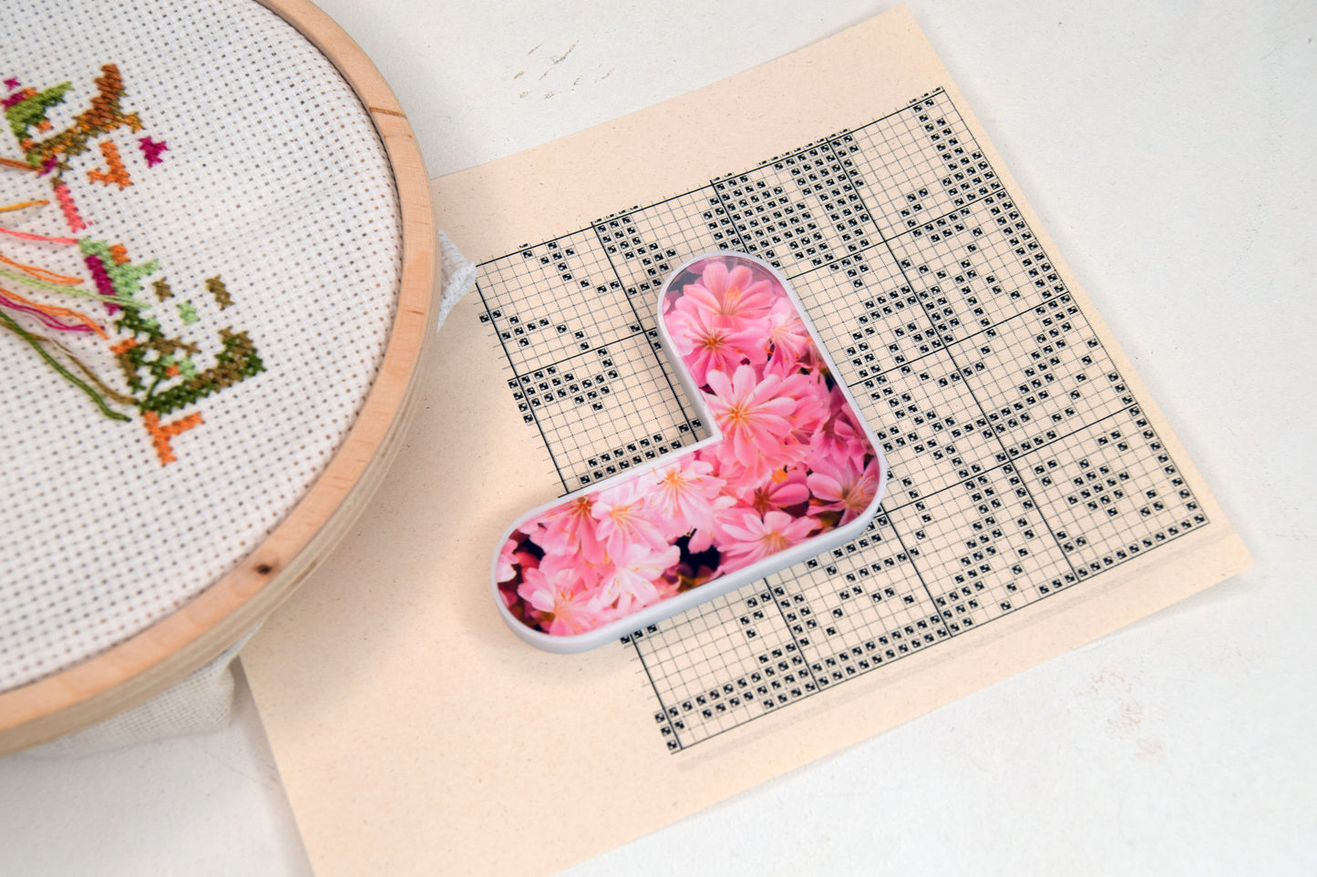 Pattern marker window and Parking bobbin - Combo 2 pcs game changers for cross stitch by Dariamakes