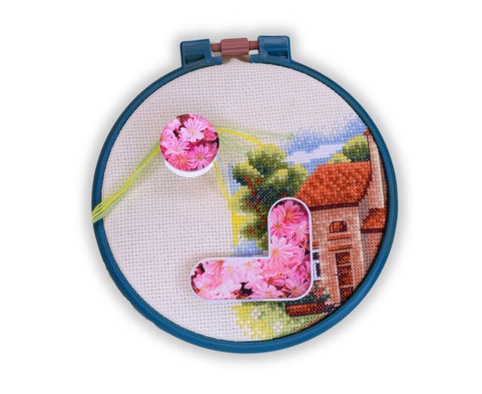 Pattern marker window and Parking bobbin Accessories for cross stitch by Dariamakes