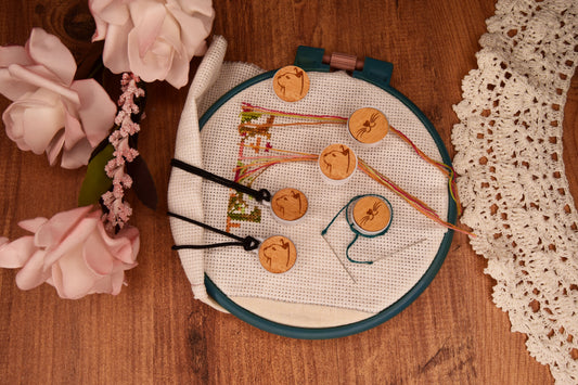 Accessory set cross stitch Dariamakes