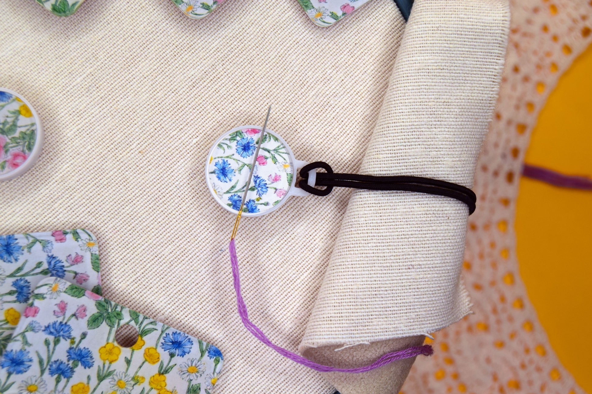 Cross Stitch Kit: Keepers for extra fabric, Floss drops dariamakes
