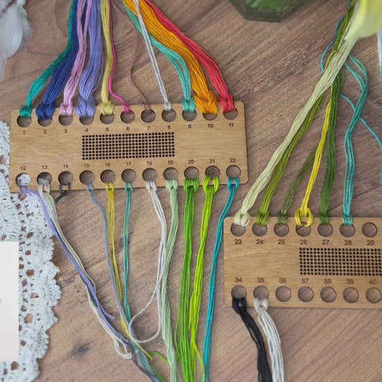 Kreuzstich-Garnorganizer für große Projekte (44 Farben): Holz-Garnhalter, Stickwerkzeug (2er-Set) – Daria Makes
